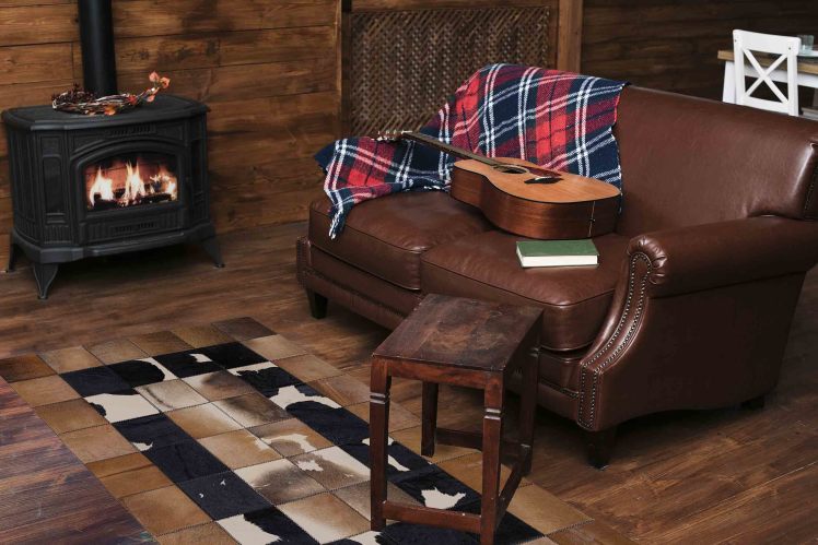 فرش چرم طبیعی دست دوز مدل شطرنجی