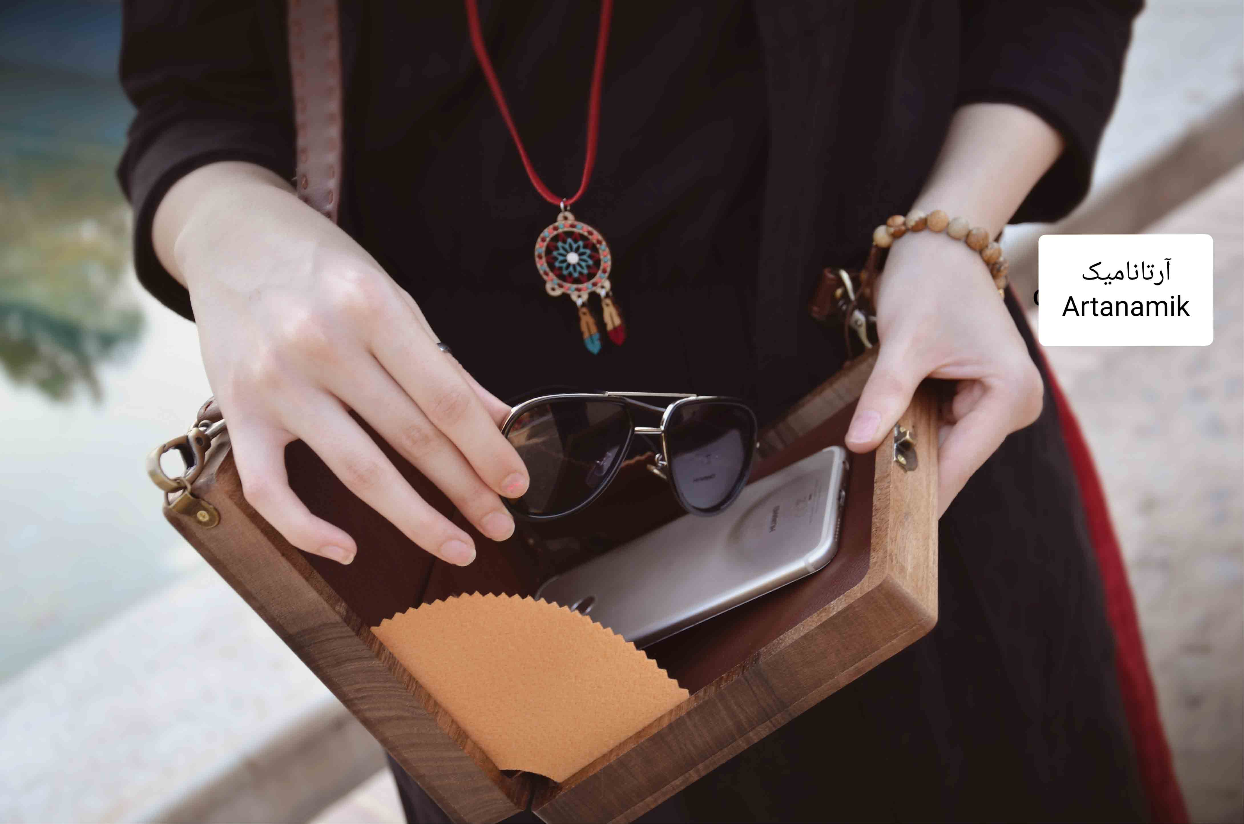 خرید کیف چوبی خاص | فروشگاه آرتانامیک