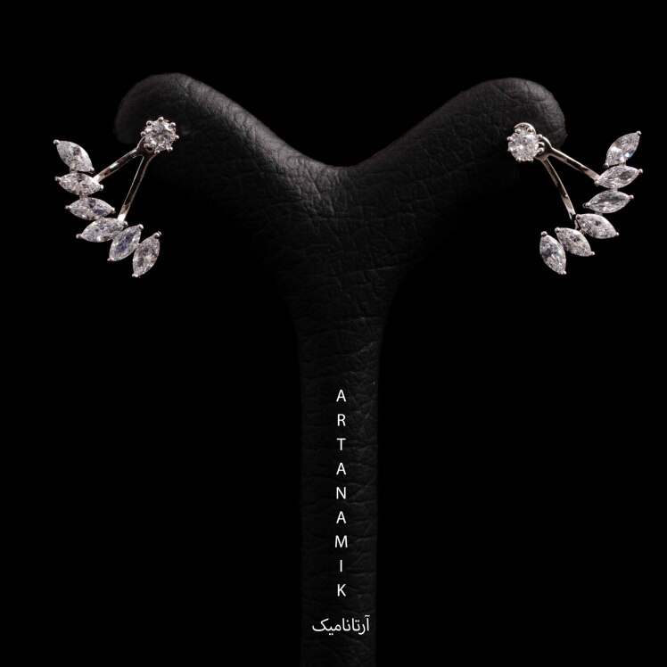 گوشواره نگین دار برند سی ام (CM) | فروشگاه آرتانامیک