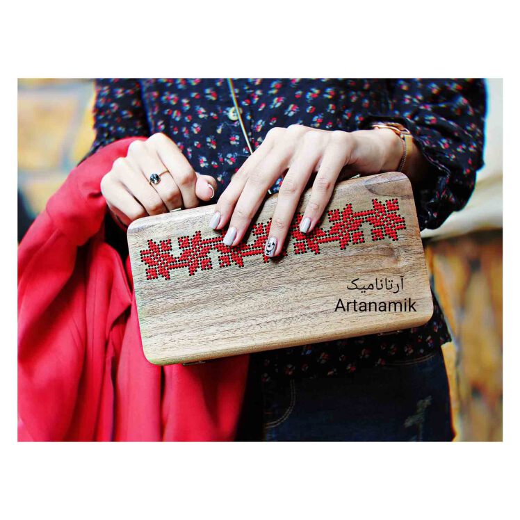 کیف چوبی کادویی طرح چترا، چرم دوزی شده و ساخته شده از چوب گردو