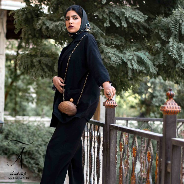 کیف زنانه چوبی مدل هانا با توپک | آرتانامیک