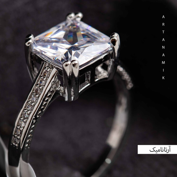 انگشتر نگین دار مخراج کاری شده مارک سی ام (CM) | آرتانامیک