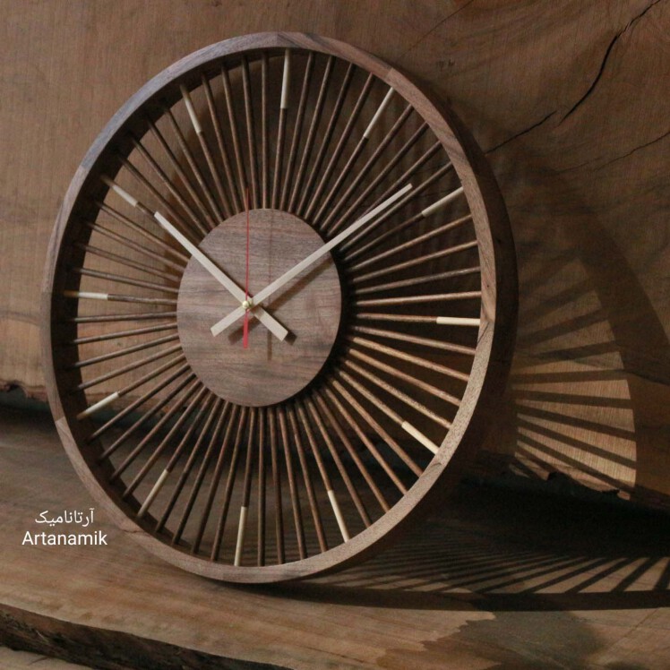ساعت دیواری چوبی کادویی و نفیس، ساخته شده از چوب گرد