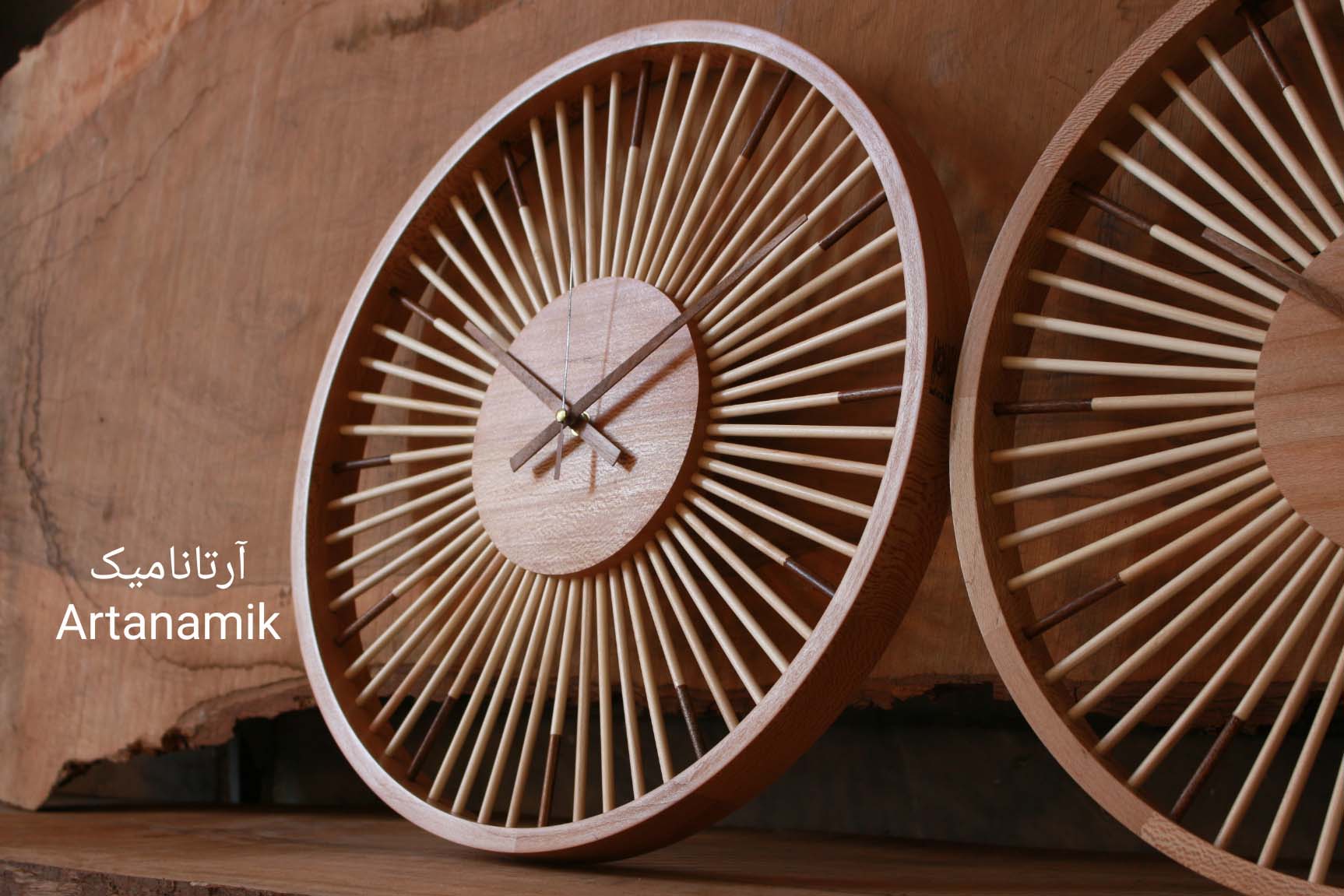 ساعت چوبی خاص و زیبا